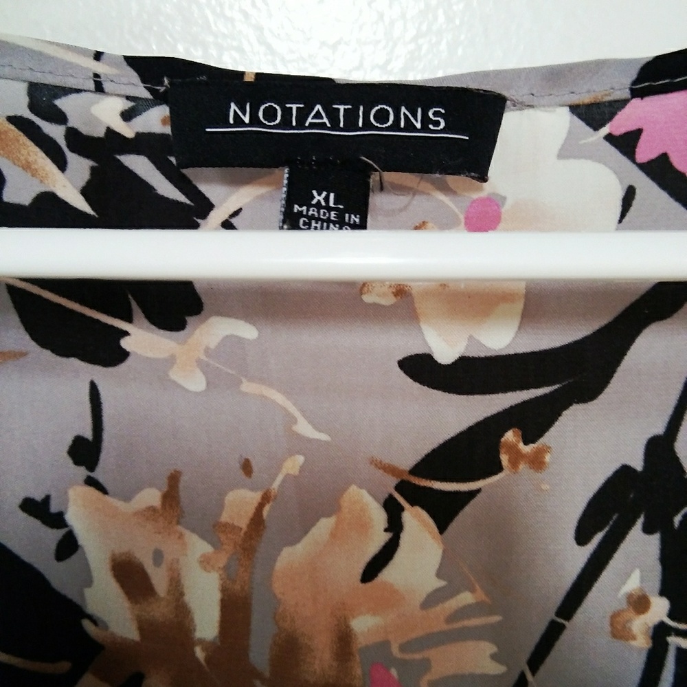 Notations Floral Blouse - Picture 2 of 2